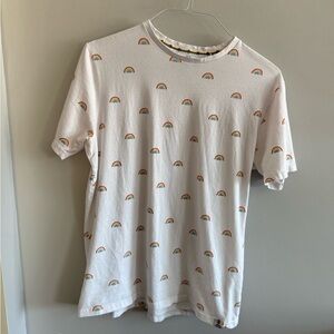 Free Planet “Free to Be Proud” Rainbow Graphic Tee – Size L